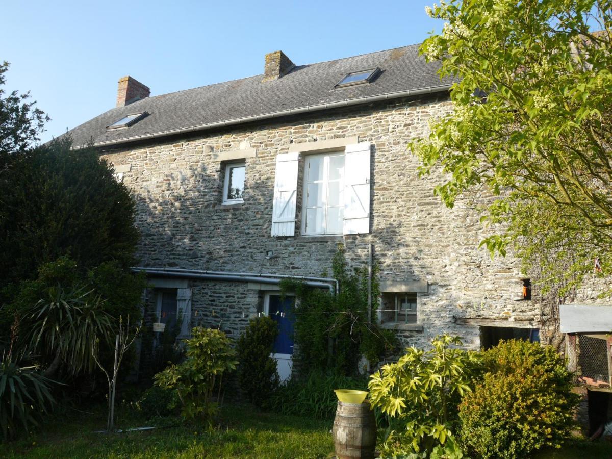Bed and Breakfast les Miquelots à Pont-d'Ouilly Extérieur photo