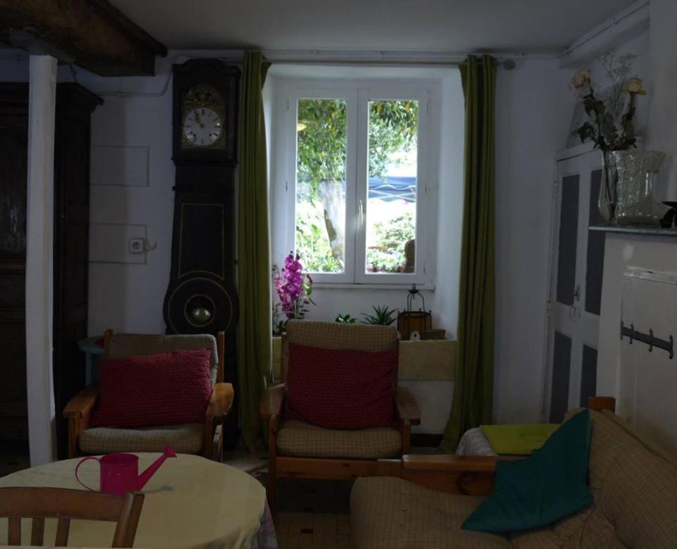 Bed and Breakfast les Miquelots à Pont-d'Ouilly Extérieur photo